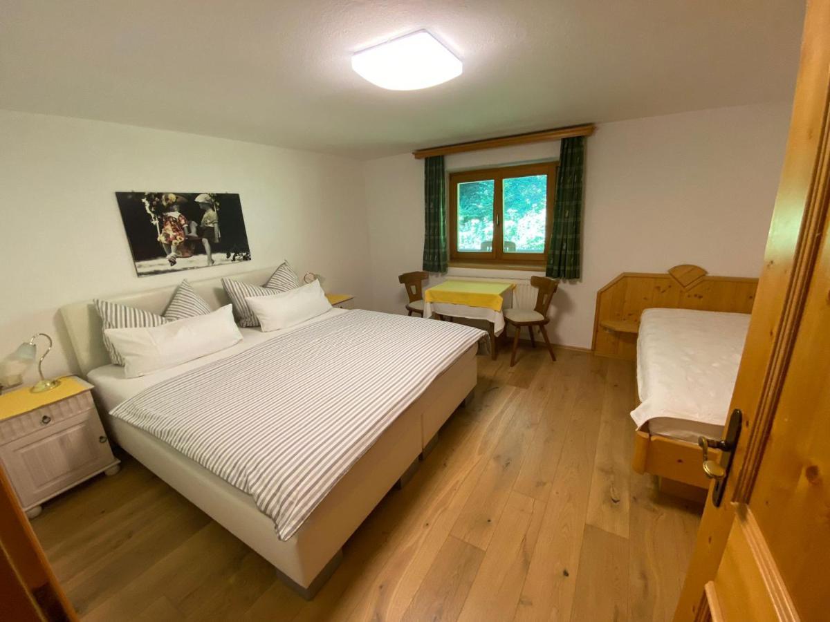 Haus Waldrand Lägenhet Oberndorf in Tirol Exteriör bild