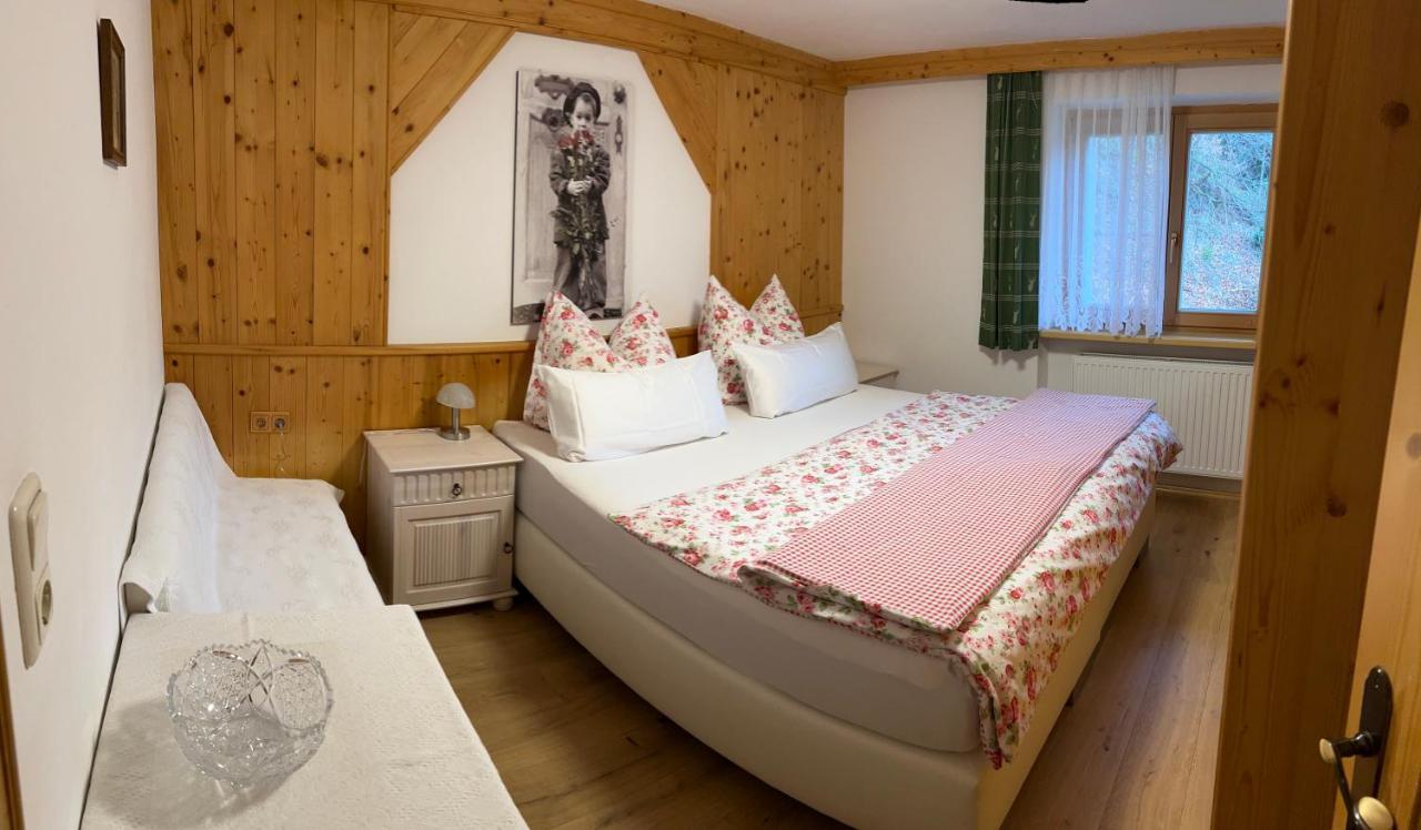 Haus Waldrand Lägenhet Oberndorf in Tirol Exteriör bild