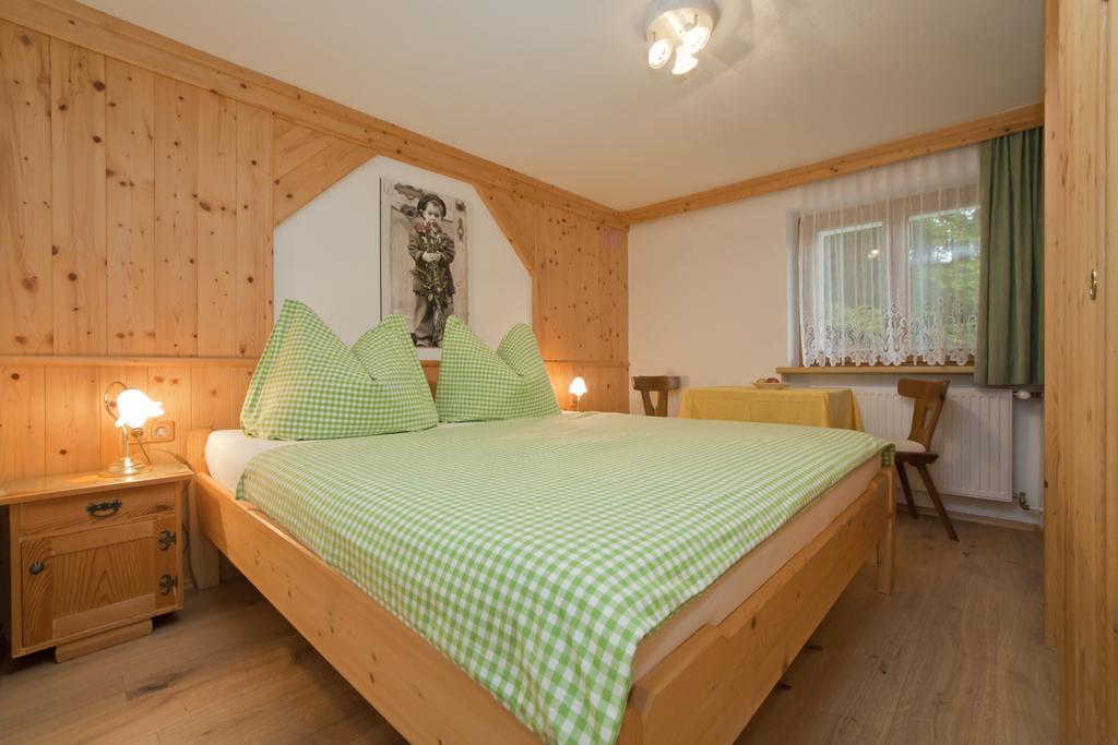 Haus Waldrand Lägenhet Oberndorf in Tirol Exteriör bild